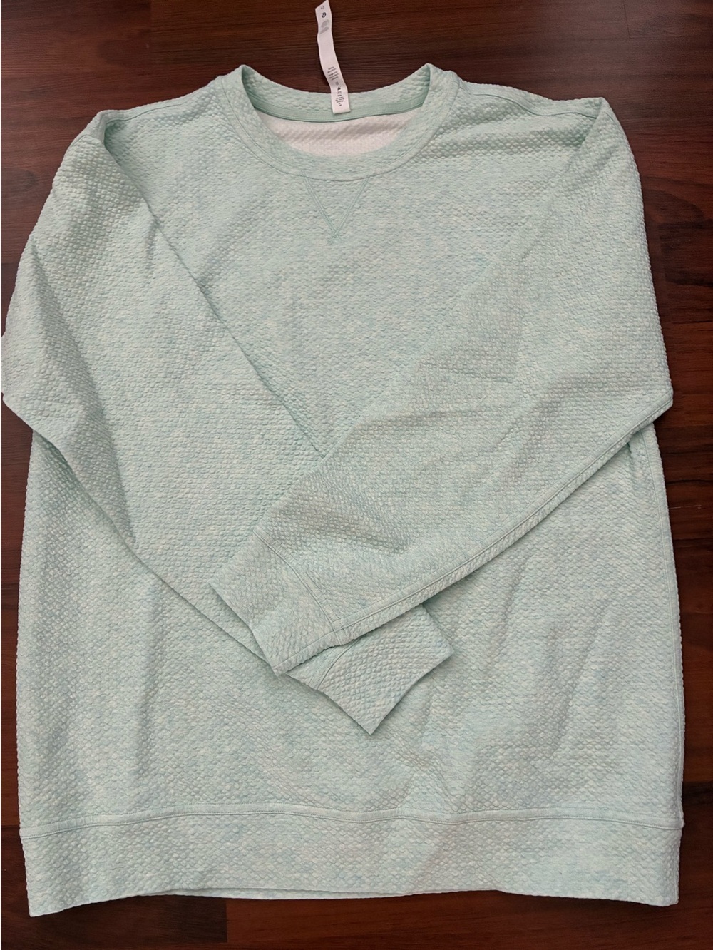 Lululemon mint green sweatshirt style long sleeve top. Excellent condition